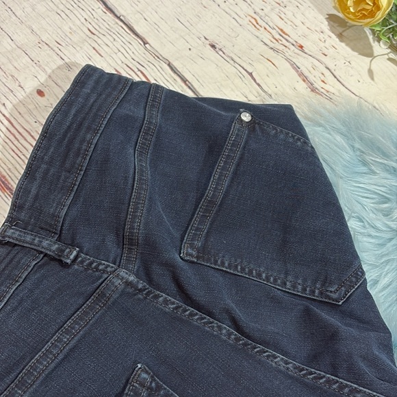 ANTHROPOLOGIE Pilcro Slim Tuck High-Rise Straight-Leg Jeans Womens Dark Blue - Picture 9 of 9